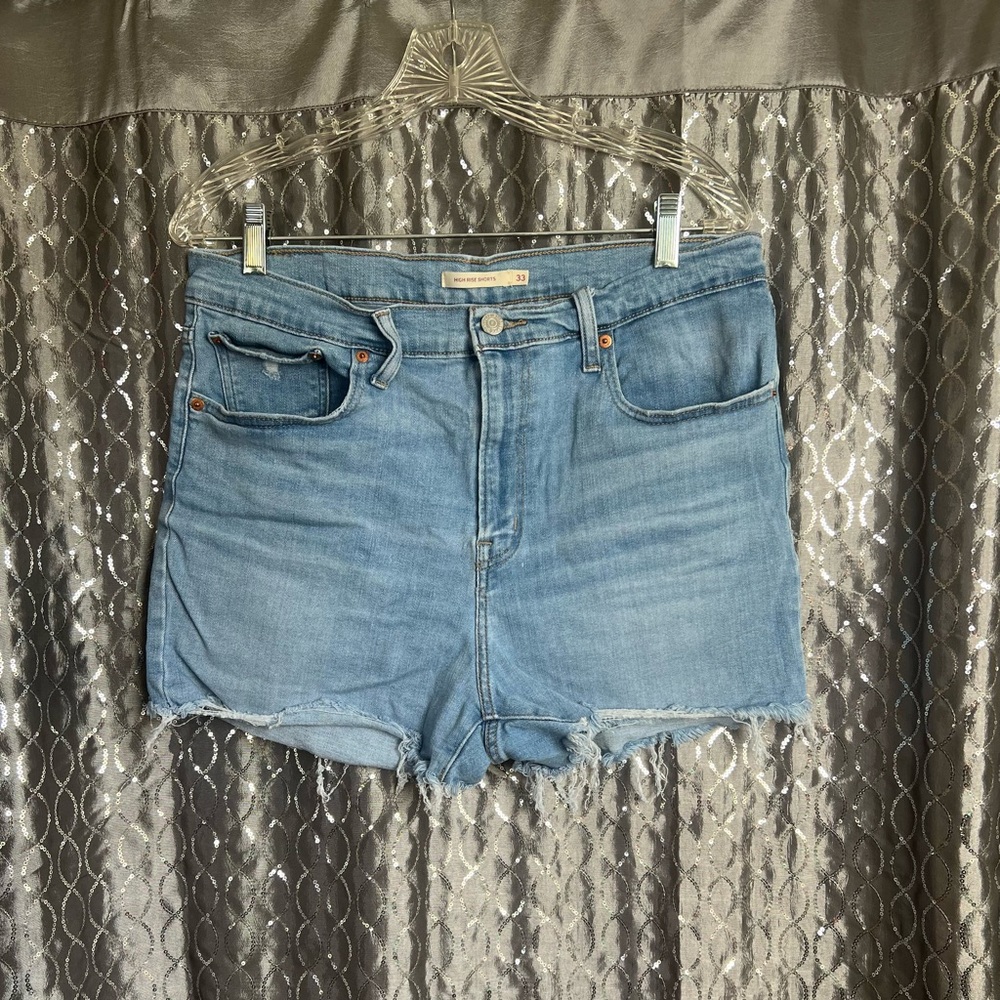 Levi High Rise Denim Short Size 33